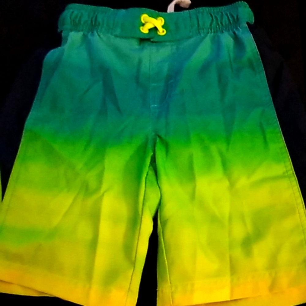 Boys swim trunks size 6/7